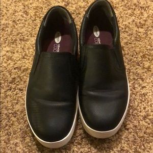 Black memory foam shoes